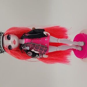 Shadow High Rainbow Vision  Mara‎ Pinkett Doll with Pink Hair and Outfit